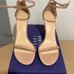 Stuart Weitzman beige patent nusitsong stewpot sandal 7.5